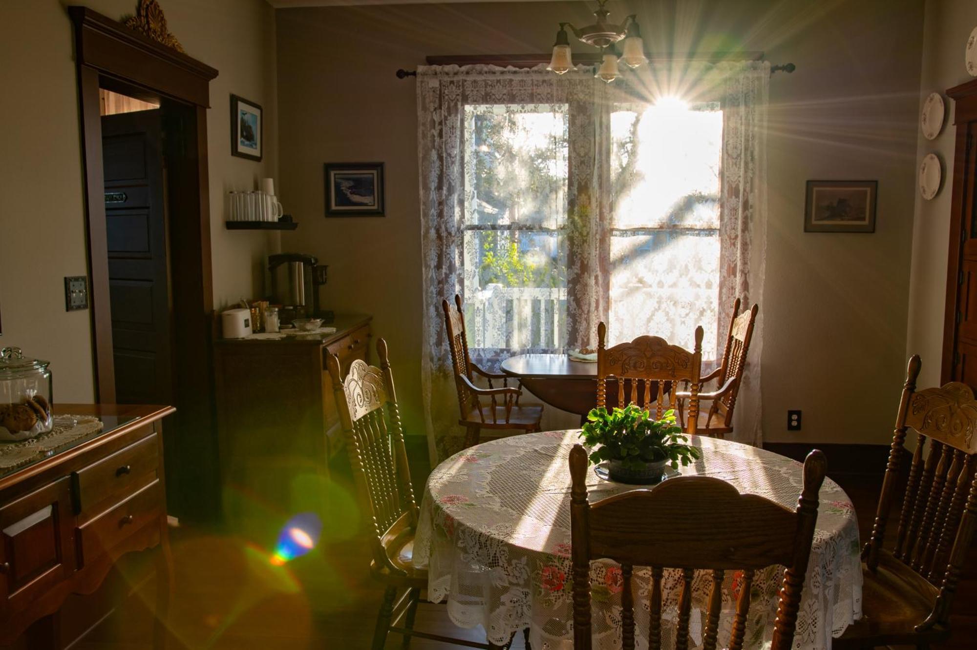 The Pearl Inn Bed And Breakfast Ilwaco Eksteriør bilde